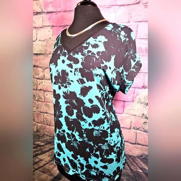 Worthington V-Neck Blouse - Picture 3 of 9